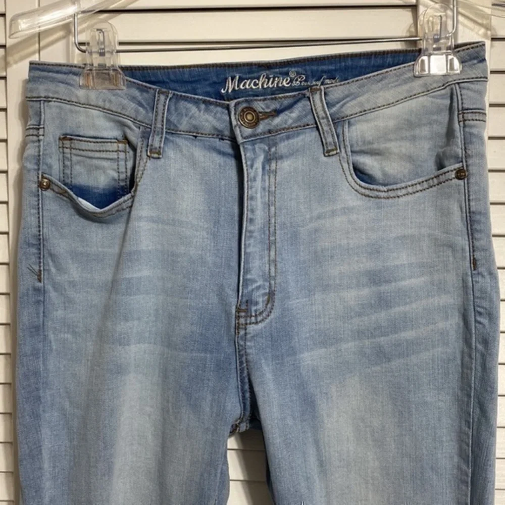 Machine light wash distressed mid rise skinny jeans!!